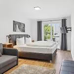 Pet Friendly In With Sauna Apartment